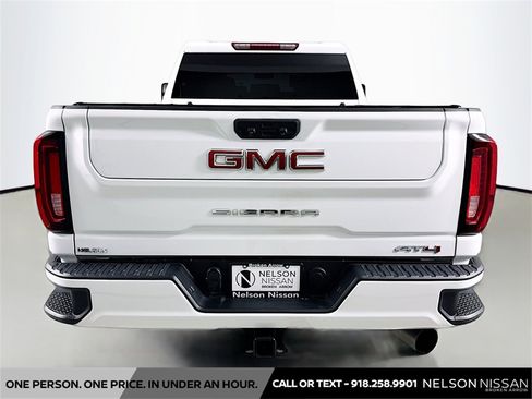 Used 2022 GMC Sierra 2500 AT4 image 5