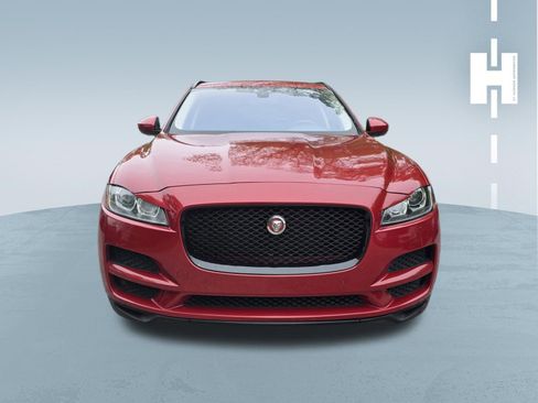 Used 2017 Jaguar F-PACE Premium image 2