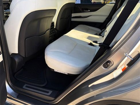 Used 2024 Lexus LX 600 4WD w/ Luxury Package image 21