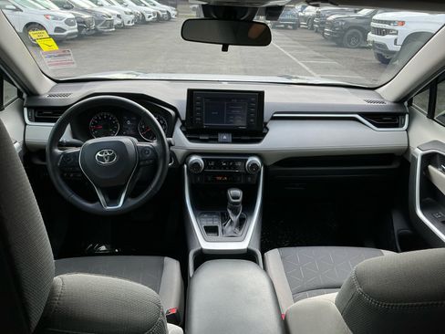 Used 2022 Toyota RAV4 XLE w/ Convenience Package AWD/4WD image 17