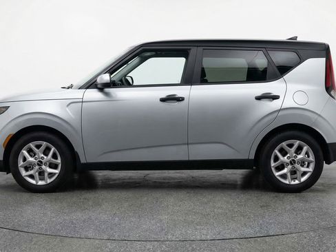 Used 2025 Kia Soul LX w/ LX Technology Package FWD image 5