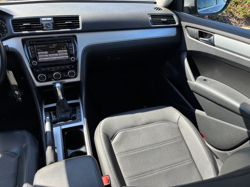 Used 2012 Volkswagen Passat 2.5 SE FWD image 18