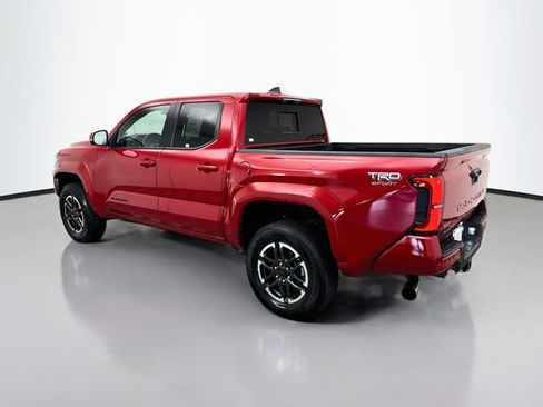 Used 2024 Toyota Tacoma TRD Sport w/ TRD Sport Upgrade Package AWD/4WD image 5