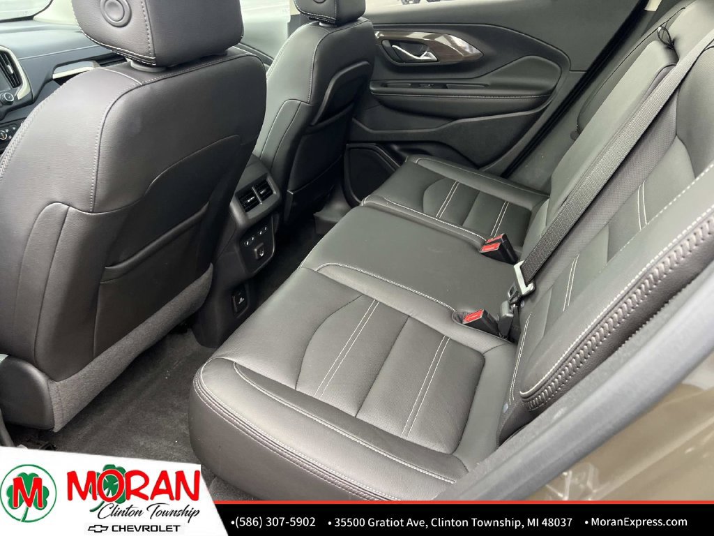 Used 2023 GMC Terrain Denali w/ Denali Premium Package AWD/4WD image 14