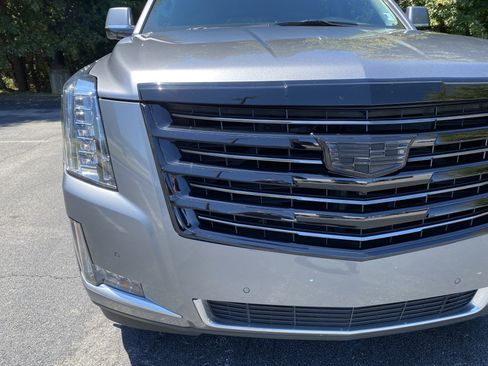 Used 2020 Cadillac Escalade Luxury AWD/4WD image 14