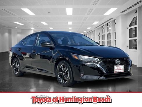 Used 2025 Nissan Sentra SV FWD image 1