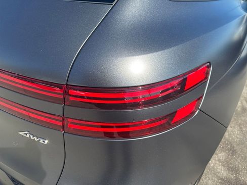 Used 2024 Genesis GV70 2.5T w/ Sport Prestige Package image 39