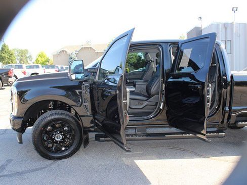 Used 2025 Ford F350 Lariat w/ Lariat Ultimate Package AWD/4WD image 13