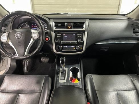 Used 2018 Nissan Altima 2.5 SL FWD image 13