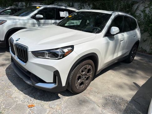Used 2023 BMW X1 xDrive28i w/ Convenience Package AWD/4WD image 3