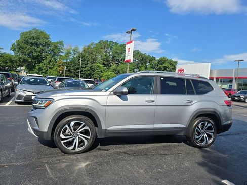 Used 2023 Volkswagen Atlas SEL AWD/4WD image 3