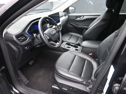 Used 2025 Ford Escape Platinum AWD/4WD image 9