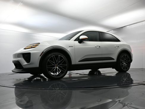 Used 2025 Porsche Macan Electric image 41