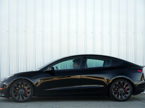 Used 2022 Tesla Model 3 Performance image 9