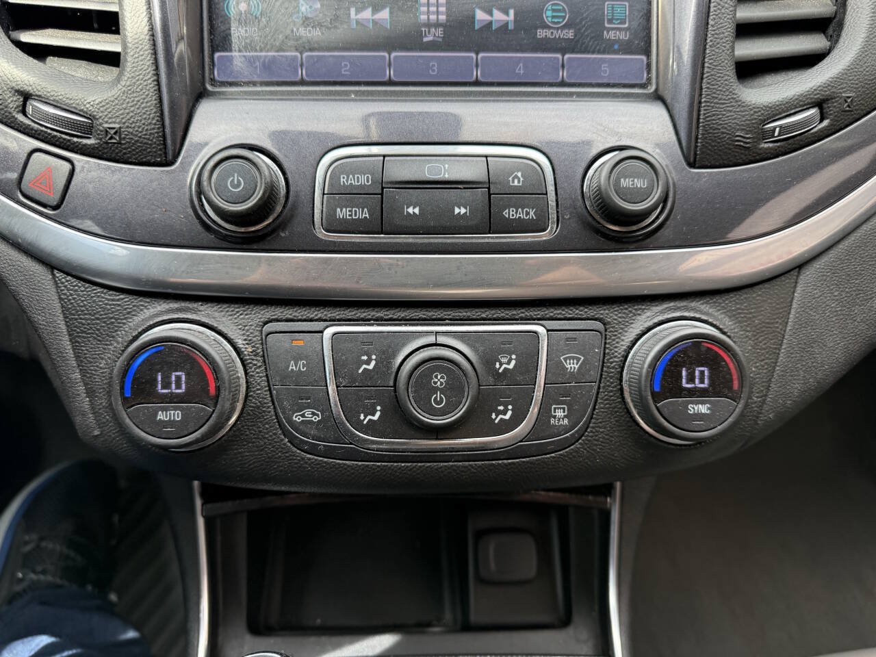 Used 2017 Chevrolet Impala LT FWD image 26