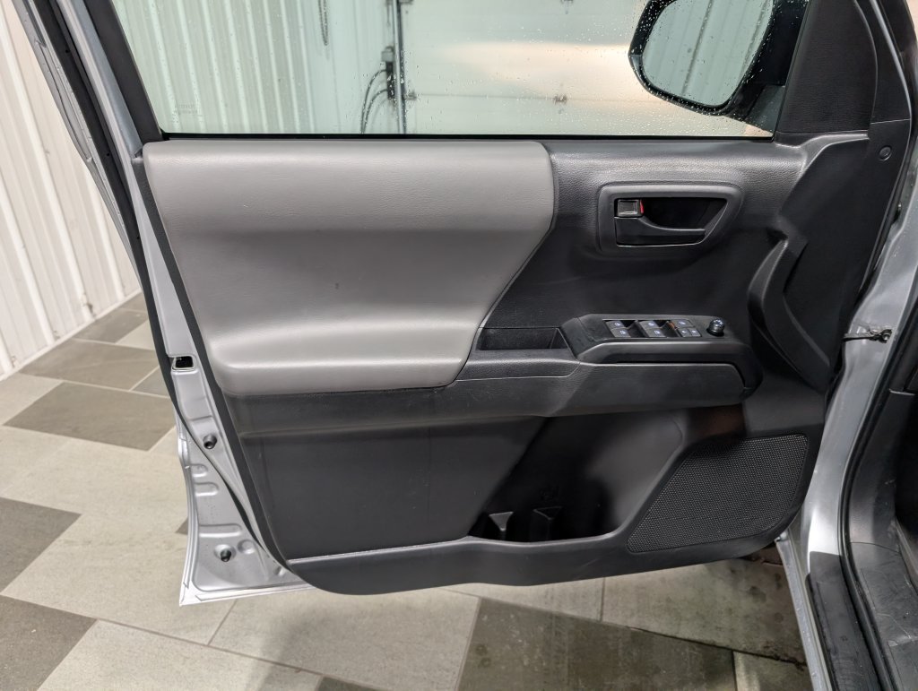Used 2023 Toyota Tacoma SR AWD/4WD image 12