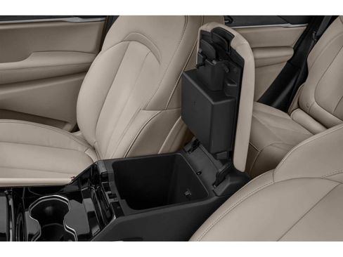 Used 2023 Jeep Grand Cherokee Laredo image 10