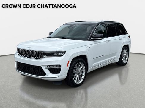 Certified 2024 Jeep Grand Cherokee Summit w/ Advanced Protech Group IV AWD/4WD image 9