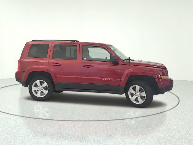 Used 2016 Jeep Patriot Latitude AWD/4WD image 7