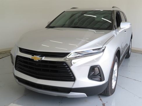 Used 2022 Chevrolet Blazer LT w/ Sound & Technology Package FWD image 8