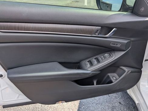 Used 2018 Honda Accord Touring image 40