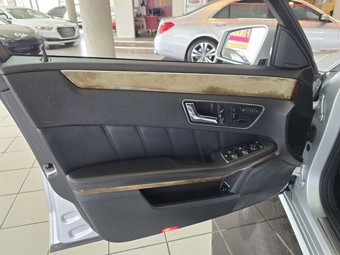 Used 2011 Mercedes-Benz E 350 4MATIC Wagon image 10
