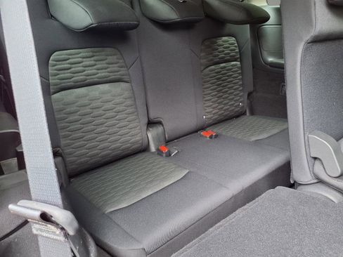 Used 2024 Nissan Pathfinder SV image 9