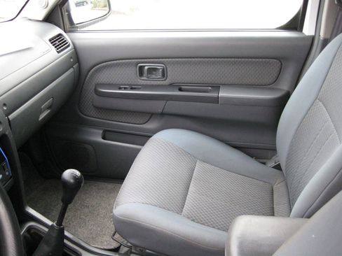 Used 2002 Nissan Xterra XE image 20