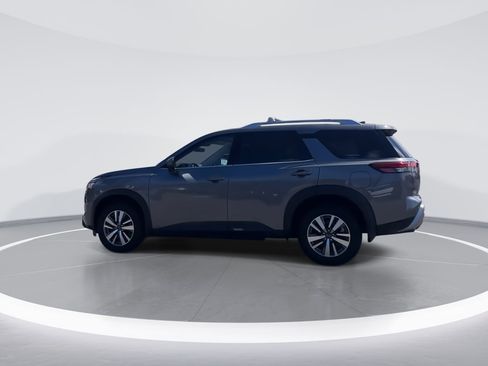 Used 2024 Nissan Pathfinder SL image 4