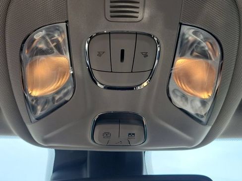 Used 2022 Jeep Compass Latitude w/ Sun and Sound Group AWD/4WD image 26