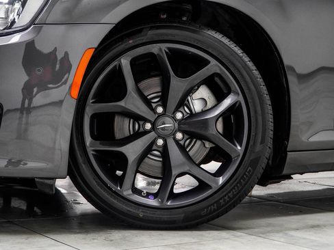 Used 2023 Chrysler 300 S w/ Comfort Group RWD image 6