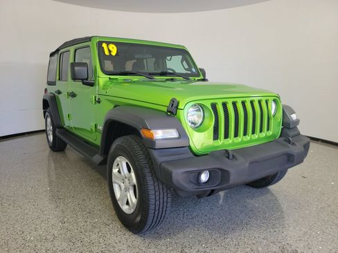 Used 2019 Jeep Wrangler Unlimited Sport S AWD/4WD image 28