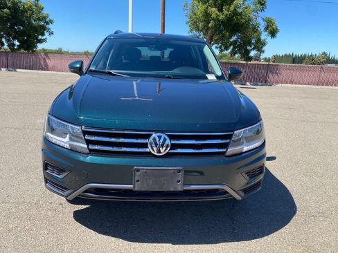 Used 2019 Volkswagen Tiguan SE w/ Panoramic Sunroof Package AWD/4WD image 2