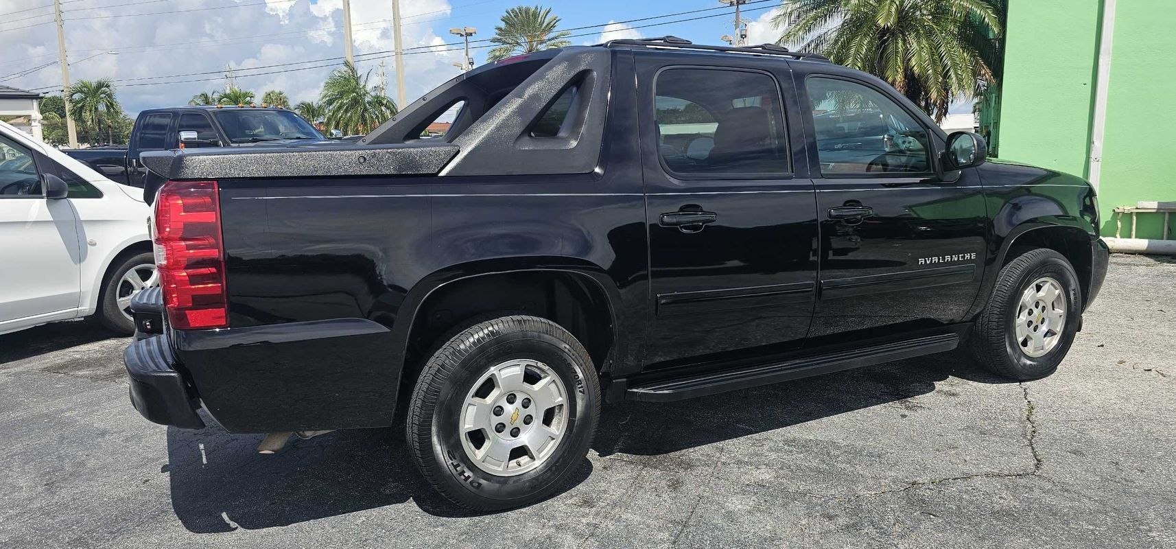 Used 2012 Chevrolet Avalanche LS RWD image 6