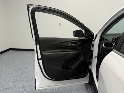 Used 2022 Chevrolet Equinox LT FWD image 13
