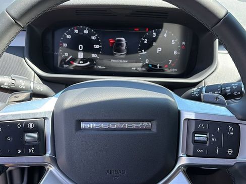 Certified 2025 Land Rover Discovery Dynamic SE AWD/4WD image 12