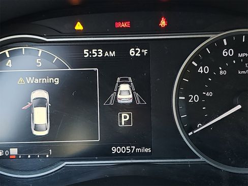 Used 2021 Nissan Versa SV image 12