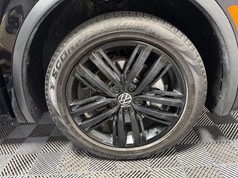 Used 2022 Volkswagen Tiguan SE R-Line AWD/4WD image 46