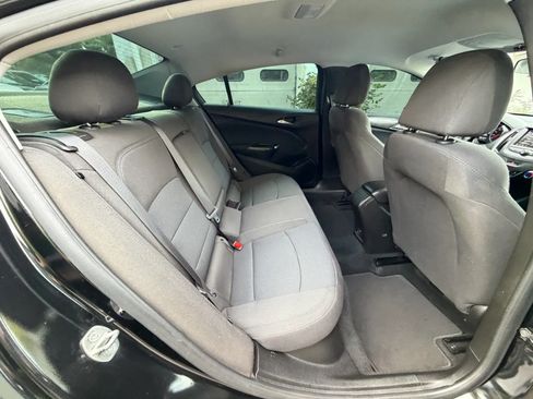 Used 2019 Chevrolet Cruze LT FWD image 31