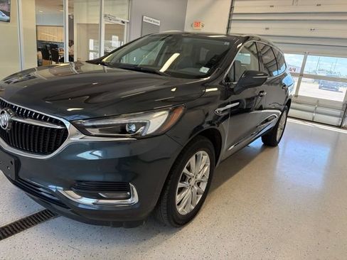 Used 2020 Buick Enclave Premium w/ Surround and Sites Package AWD/4WD image 5