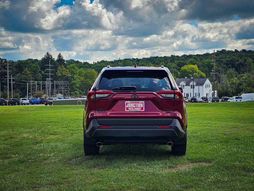 Used 2019 Toyota RAV4 XLE Premium w/ Cold Weather Package AWD/4WD image 3