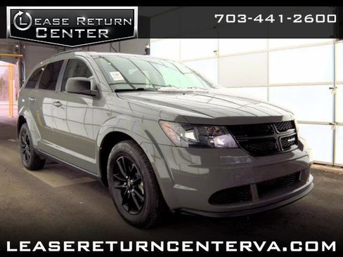 Used 2020 Dodge Journey SE w/ SE Popular Equipment Group image 1