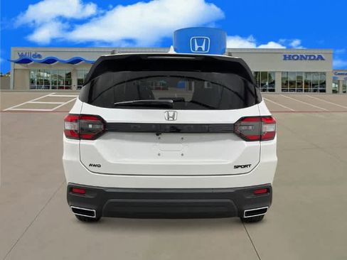 New 2025 Honda Pilot Sport image 6