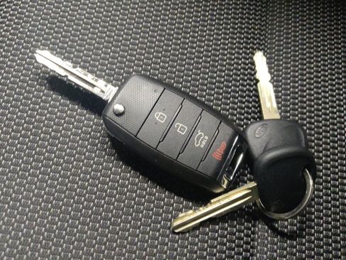 Used 2018 Kia Forte LX FWD image 32