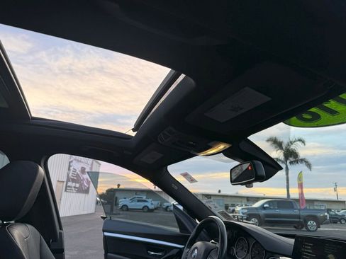 Used 2018 BMW 330i Gran Turismo xDrive image 30