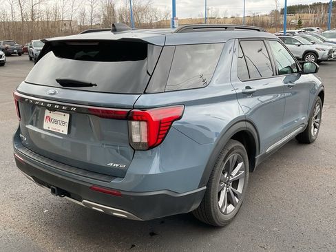 Used 2025 Ford Explorer Active w/ Active Comfort Package AWD/4WD image 5