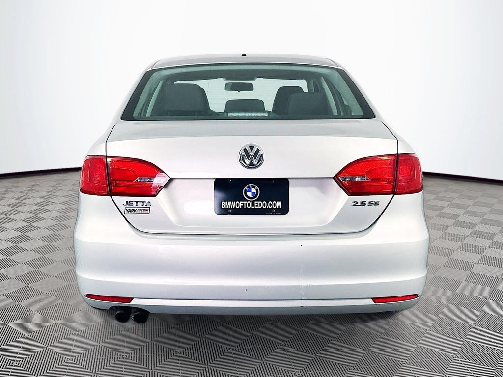 Used 2011 Volkswagen Jetta SE FWD image 7