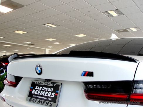 Used 2022 BMW 330i Sedan w/ M Sport Package RWD image 11