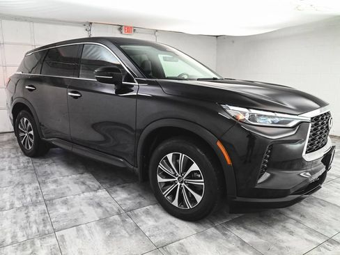 Used 2023 INFINITI QX60 Pure AWD/4WD image 3