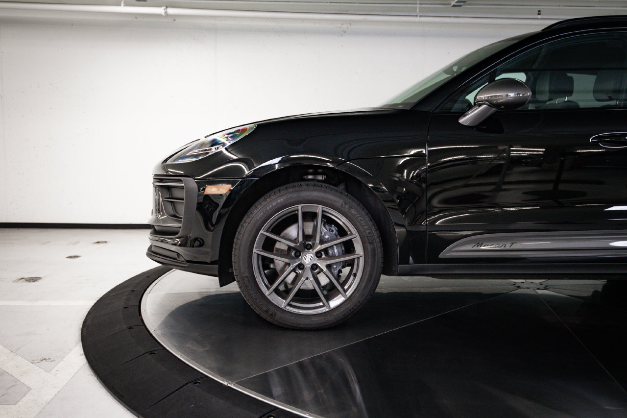 Certified 2023 Porsche Macan Turbo AWD/4WD image 11
